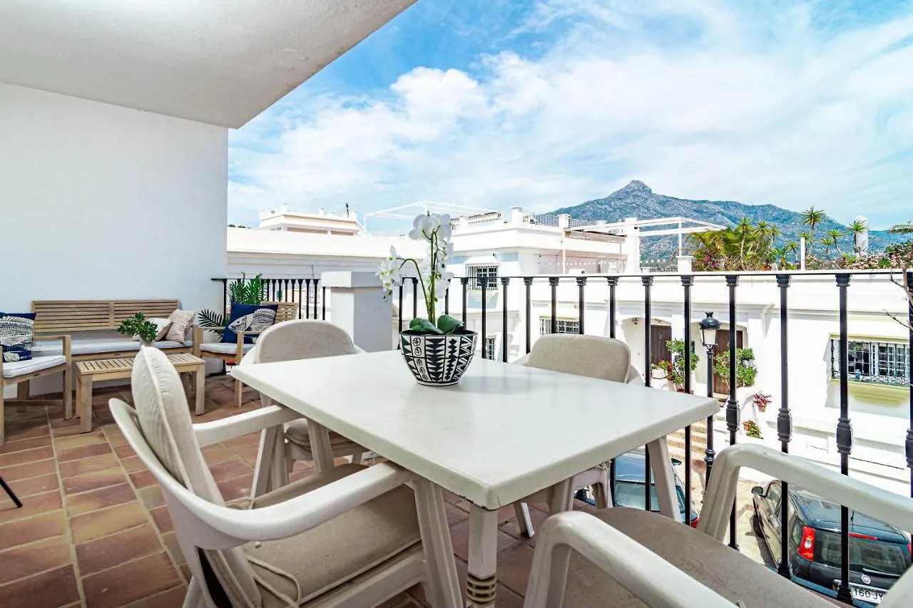 Captivating Coastal Townhouse In Aloha Pueblo With Amazing Mountain Views Marbella