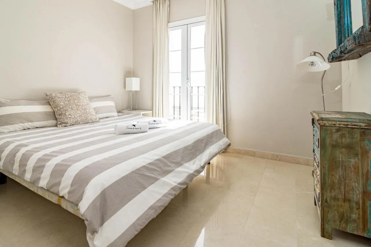 Captivating Coastal Townhouse In Aloha Pueblo With Amazing Mountain Views Marbella 0*,
