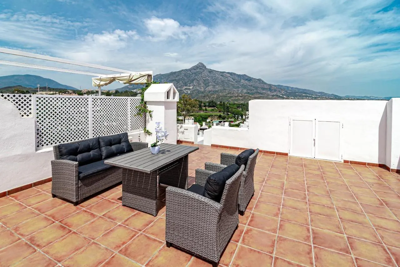 Holiday home Captivating Coastal Townhouse In Aloha Pueblo With Amazing Mountain Views Marbella