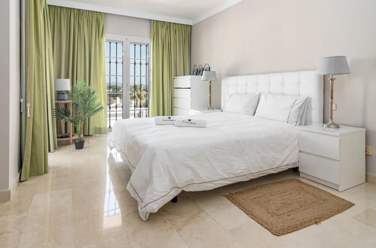 Captivating Coastal Townhouse In Aloha Pueblo With Amazing Mountain Views Marbella 0*,