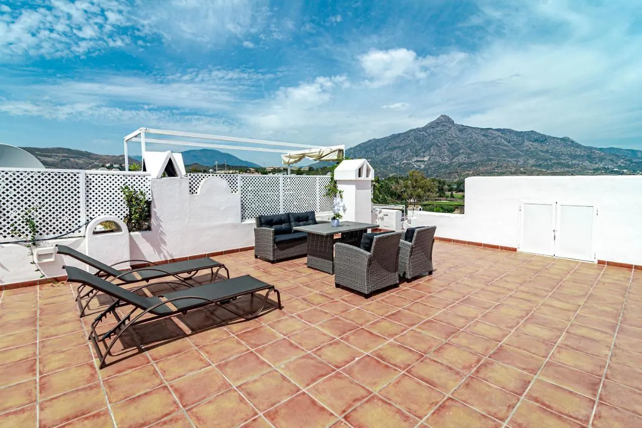Holiday home Captivating Coastal Townhouse In Aloha Pueblo With Amazing Mountain Views Marbella