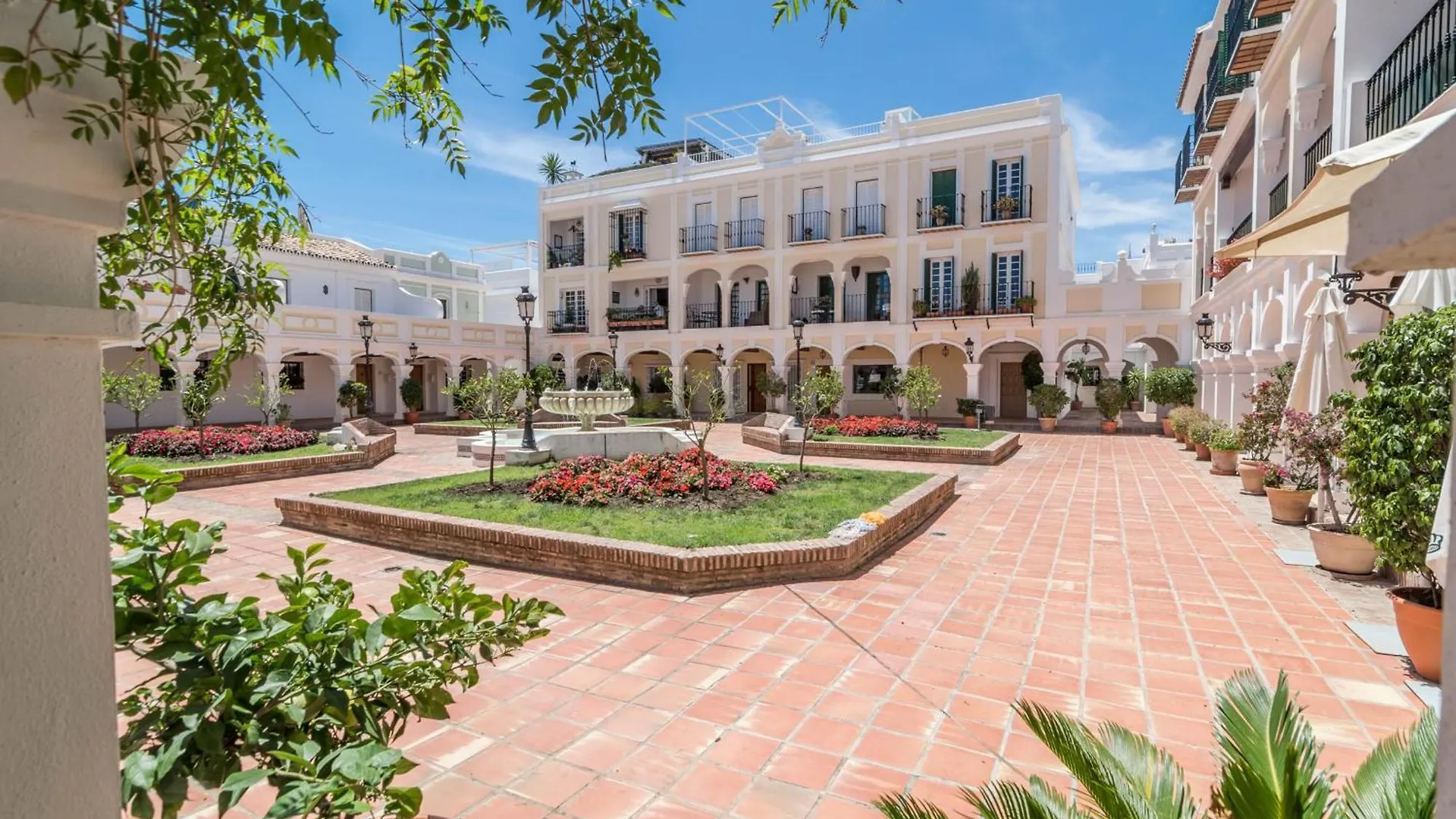 Captivating Coastal Townhouse In Aloha Pueblo With Amazing Mountain Views Marbella Spain